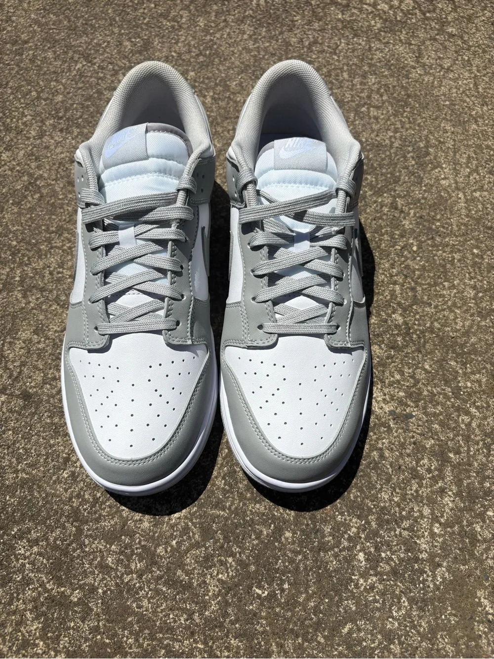 Nike Men’s White and Gray Low-Top Sneakers size 11